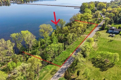 Rare opportunity to own over 2 acres of waterfront on beautiful - photo 2