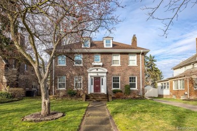 Lake Home Sale Pending in Grosse Pointe Park, Michigan