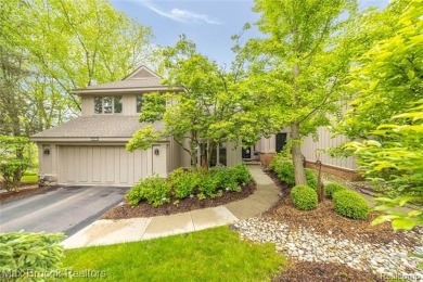 Lake Condo For Sale in West Bloomfield, Michigan