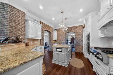 Discover luxury equestrian living in Stallion Lake Ranch - photo 11