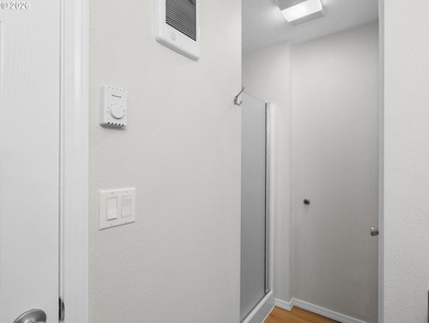 Welcome to Camas View! This safe and private cottage community - photo 11