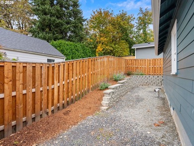 Welcome to Camas View! This safe and private cottage community - photo 13