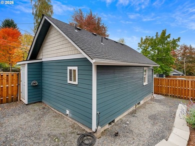 Welcome to Camas View! This safe and private cottage community - photo 15
