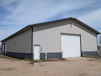 NEW listing! 50x100 ft building on 9.87 acres in a great - photo 6