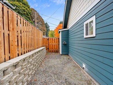 Welcome to Camas View! This safe and private cottage community - photo 16