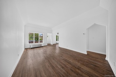Perfectly situated in the heart of desirable Forest Hills, this - photo 3