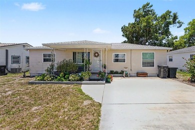 This 3-bedroom, 1-bath single-family home is located in a - photo 3