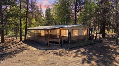 Escape to your own private Central Oregon retreat! Nestled on 4 - photo 1
