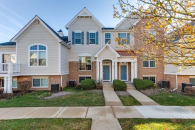 Lake Townhome/Townhouse For Sale in Lake Zurich, Illinois