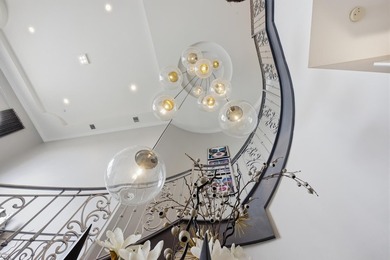 Welcome to one of the most exceptional homes in The Bridges-a - photo 6