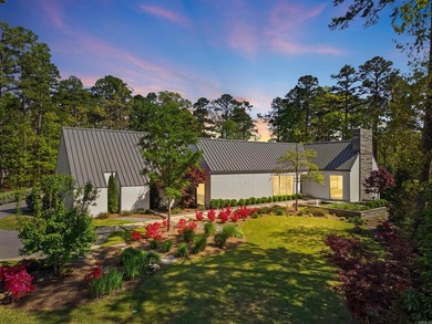 An extraordinary one-level estate in the prestigious gated - photo 1