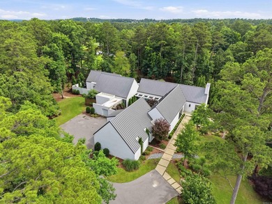 An extraordinary one-level estate in the prestigious gated - photo 2