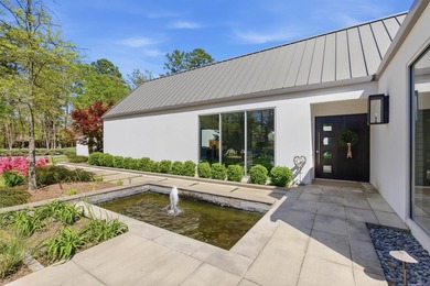 An extraordinary one-level estate in the prestigious gated - photo 4