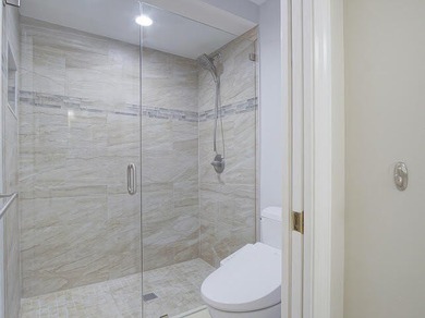Beautifully updated 2BR/2BA first-floor condo with stunning lake - photo 19