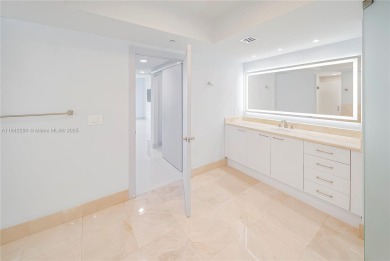 LUXURIOUS WATERFRONT LIFESTYLE - ELEGANT 3 BEDROOM, 3.5 BATH +