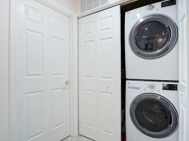 Beautifully updated 2BR/2BA first-floor condo with stunning lake - photo 30