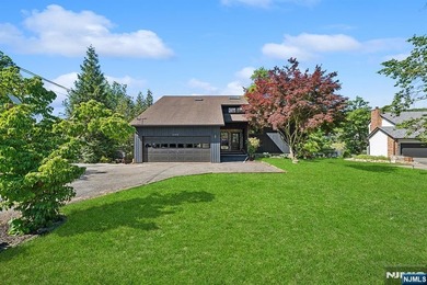 Experience the ultimate lakefront lifestyle in this exceptional - photo 2