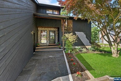 Experience the ultimate lakefront lifestyle in this exceptional - photo 3