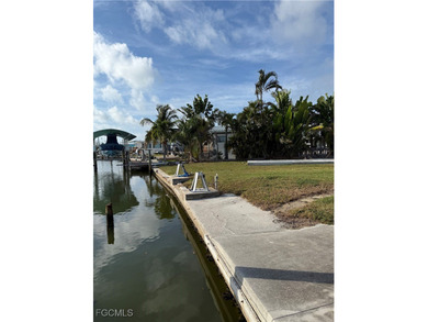 Wide canal, beautiful sunsets, deep, quick access to the gulf - photo 5