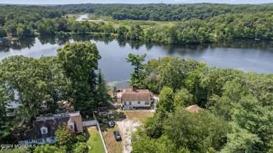 (private lake, pond, creek) Home For Sale in Fairton New Jersey