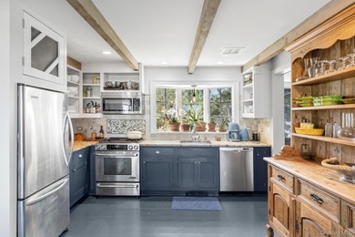 Enjoy breathtaking western-facing views across Three Mile Harbor - photo 8
