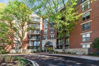 Lake Home For Sale in Naperville, Illinois