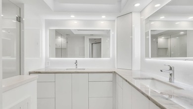 Welcome to this stunning turnkey 2-bedroom, 2-bathroom condo - photo 21