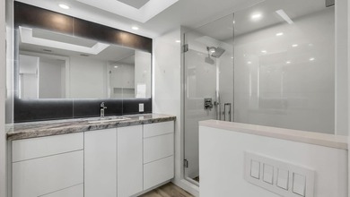 Welcome to this stunning turnkey 2-bedroom, 2-bathroom condo - photo 26