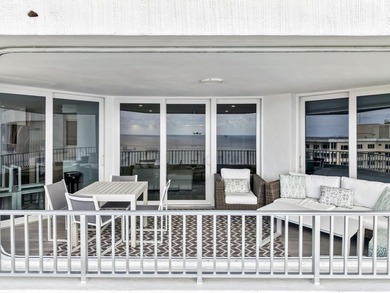 Welcome to this stunning turnkey 2-bedroom, 2-bathroom condo - photo 31