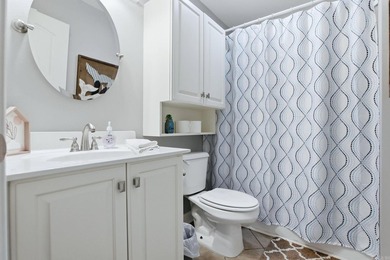Need space? This spacious 4-bedroom, 2-bath condo on Lake - photo 32