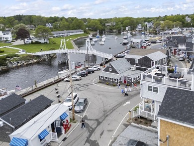 Enjoy refined seaside living with this exceptional dual-unit - photo 46