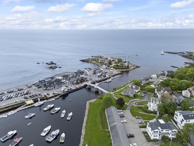 Enjoy refined seaside living with this exceptional dual-unit - photo 49