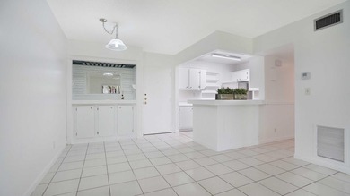 Beautiful peaceful courtyard view. Two bedroom /Two bath first - photo 8