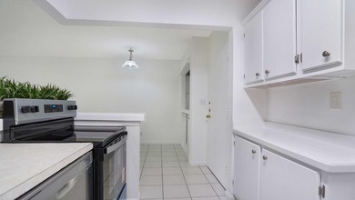 Beautiful peaceful courtyard view. Two bedroom /Two bath first - photo 9