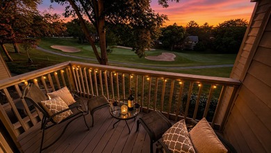 Splendid golf course views and spectacular sunsets set the stage - photo 4