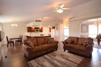 This charming, turn-key former parade home is completely move-in - photo 12