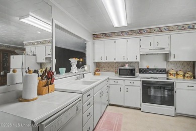 Nestled in a picturesque, park-like setting, this spacious 3,297 - photo 12