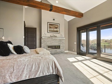 Stunning 5,949 sq ft custom-built luxury waterfront home (238' - photo 19