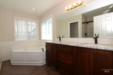 This charming, turn-key former parade home is completely move-in - photo 21