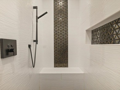 Stunning 5,949 sq ft custom-built luxury waterfront home (238' - photo 21