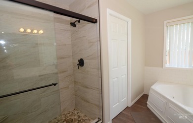 This charming, turn-key former parade home is completely move-in - photo 22
