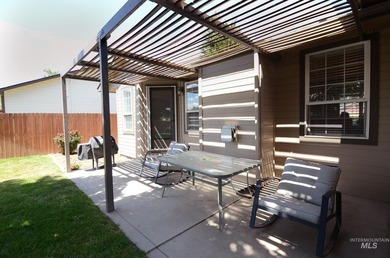 This charming, turn-key former parade home is completely move-in - photo 27