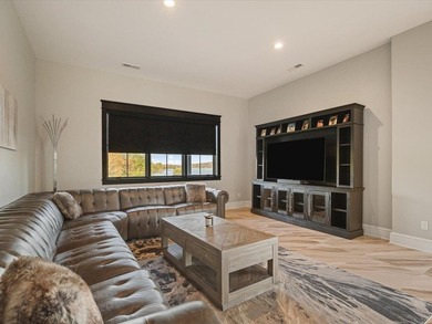 Stunning 5,949 sq ft custom-built luxury waterfront home (238' - photo 28