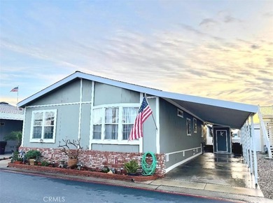 Across the street from the OCEAN!!! 4-bedroom 2-bathroom!!! This - photo 2