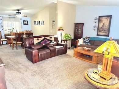 Across the street from the OCEAN!!! 4-bedroom 2-bathroom!!! This - photo 7