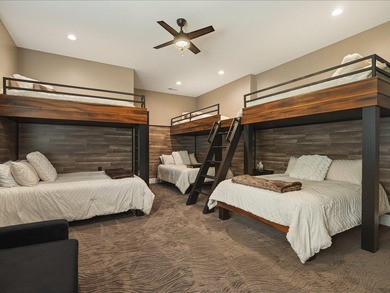 Stunning 5,949 sq ft custom-built luxury waterfront home (238' - photo 37