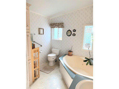 Across the street from the OCEAN!!! 4-bedroom 2-bathroom!!! This - photo 10