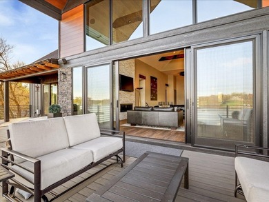 Stunning 5,949 sq ft custom-built luxury waterfront home (238' - photo 41