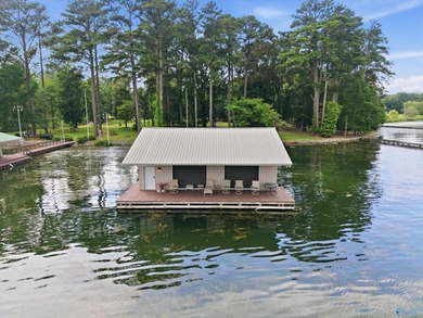 Rare opportunity to own a beautiful waterfront home on Lake - photo 2