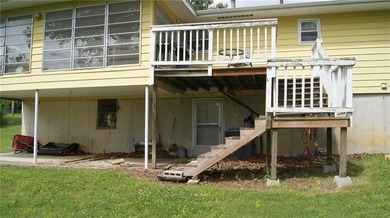 Solid 2-bedroom ranch on 1.5 acres with beautiful views and - photo 2